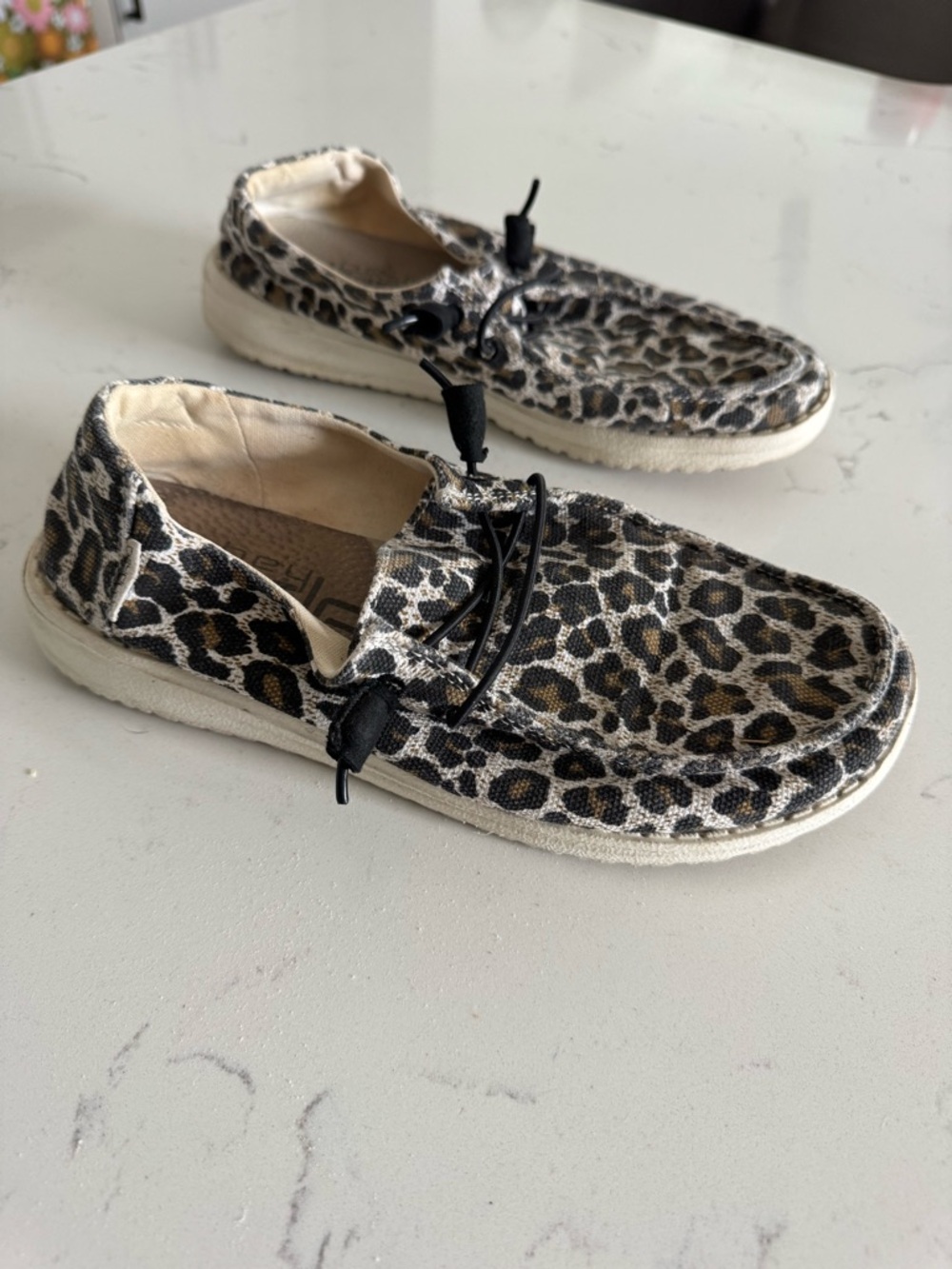 WOMENS CHEETAH HEY DUDE SHOES SIZE 6 - Picture 5 of 6